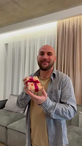 Каха новогодний подарок#funnyvideo #foryourpage #pov #fpy #funnymoments #artem_karokoz