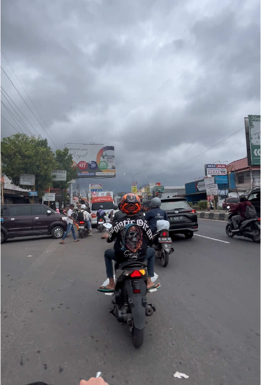 Sabendino macet bae #fyp #kedawung #cirebontiktok #cirebon #macet #cirebonpride🏴‍☠️ #masukberandafyp 