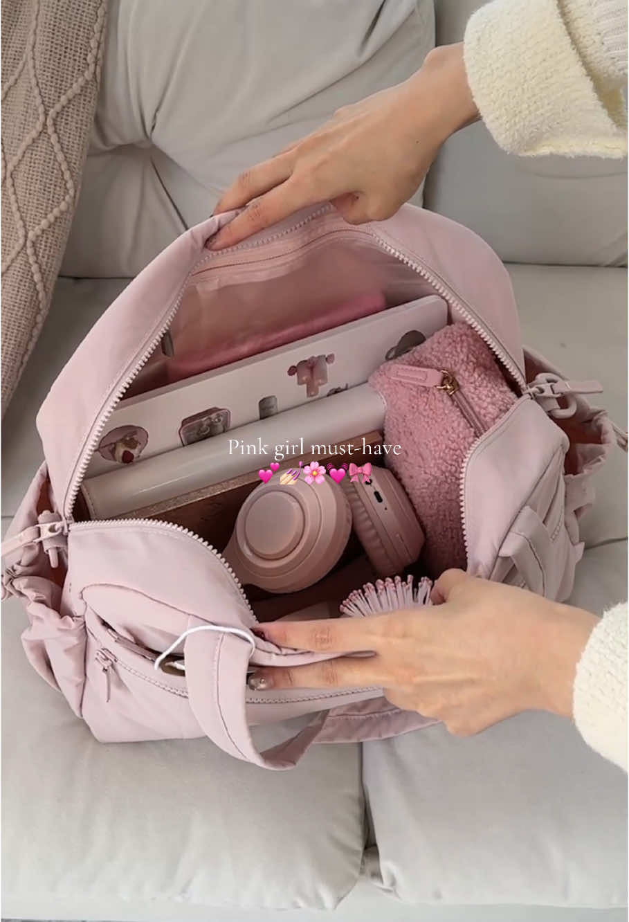 Pink girl must-have🎀 Obsessed with this duffle bag🥰💕💅🏻#bagsmart #pinkgirl #workbag #schoolbag #unibag #collegebag #dufflebag 