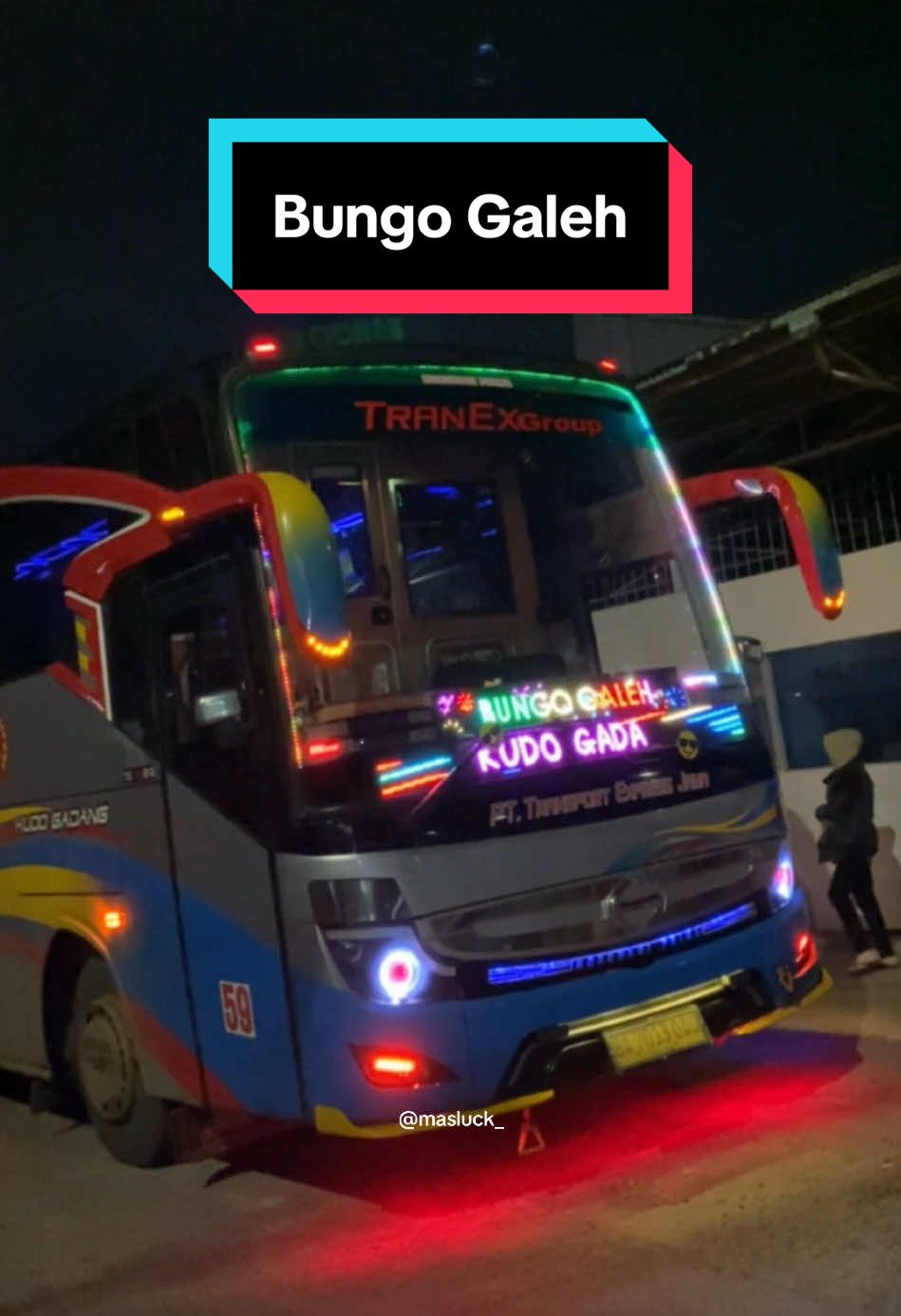 Sekali kali shoot pemain jauh asal Lubuk Alung sumatera barat 🔥 #videobus #storywa #busmalam #transportexpressjaya #sumaterabarat 