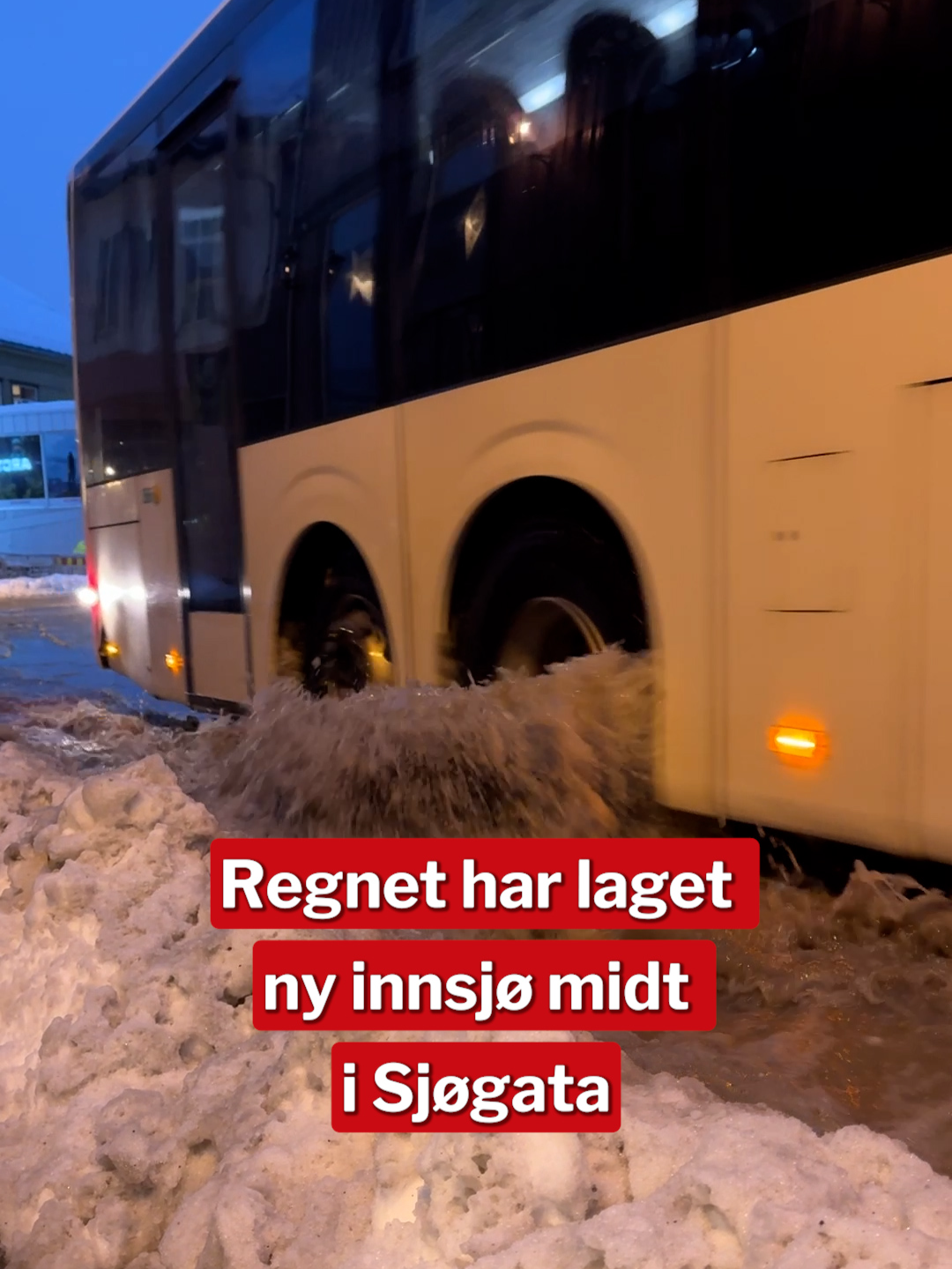 Vi sjekker ut Tromsøs nye innsjø! (og fikk nesten et takras i hodet...) Hva synes du om været den siste tiden? 🔴 Les mer om saken på Nordlys.no 📸 Johanne Ærnstrøm og Emilie Edvardsen #nordlys #nyheter #tromsø