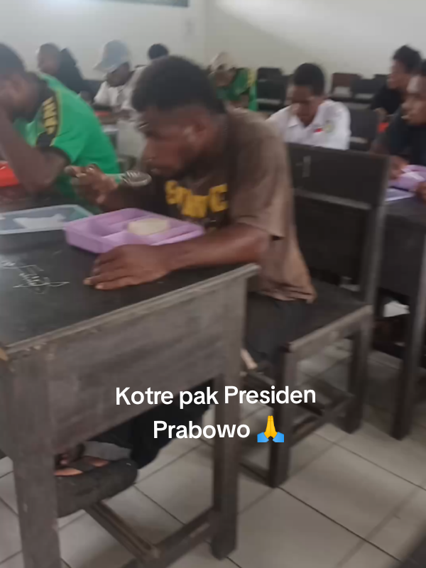 H2 Makan Bergizi Gratis #presiden #prabowo #makanbergizigratis  #yahukimo #papua 