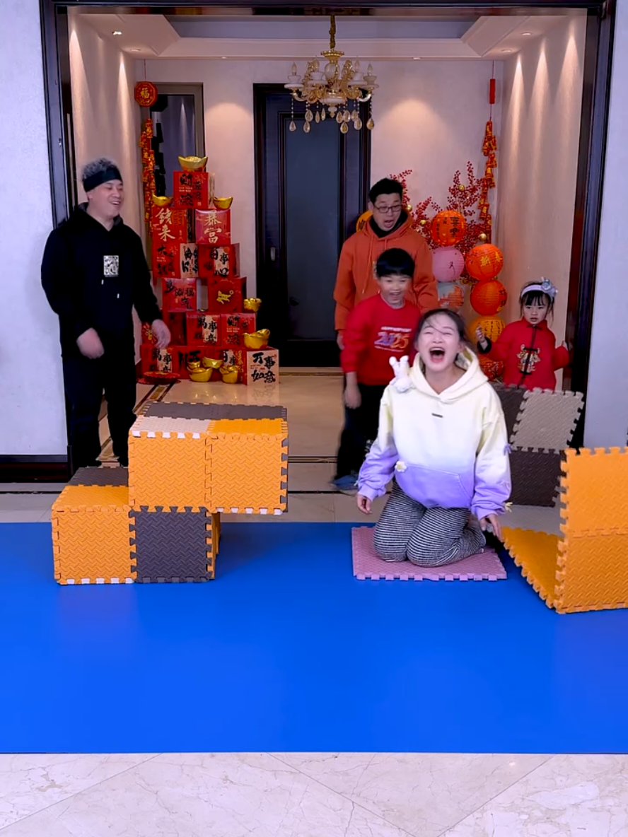 Real-life blind box challenge, so exciting, save it for later play!!! #Littleironringgamenotes #CutekidscelebratetheNewYear #CelebratetheNewYearwithflavor  funny hilarious videos uk's funniest videos funny tiktok videos in english  funny english tiktok trending in usa funny viral funny family challenges funny family videos funny tiktok viral kids try not to laugh challenge funny family tiktok challenge  Funny Dark Humor viral tiktok family funny family tiktok funny tiktoks to do with kids  funny family tiktok trends funny face filter challenge funny face challenge tiktok trend  funny tiktok videos in english  funny english tiktok funny and crazy family funny family videos uk tiktok funny english jokes funny family videos funny english tiktok funny and crazy family uk tiktok funny english jokes funny family tiktok trends funny videos laugh till you cry  crazy funny funny viral videos over 10 million views  Very Funny Jokes family tiktok best funny tiktok funny family funny tiktoks to make u cry of laughter funny videos laugh till you cry  funny tiktoks to make u cry of laughter  funny viral videos over 10 million views  crazy funny I Love My Family family tiktok changsha family happy family videos funny memes family comedy family family tiktok trends funny videos to laugh family games challenge funnyfamily family funny tiktok funny family comedy 多人聚会小游戏 美国人怎么教三岁宝宝玩 Can you blow out 500 candles familytime family games at home best family games funny family videos family games challenge family games ideas changsha family family games tiktok funny family couple games funny couple games at party board games for family boardgames couplegamesHow To Choose Pizza Date Night  datenightideas datenight  GameNight 中国 日常vlog 日常vlog系 日常 vlog 日常vlog拍法 女子大生の日常vlog 日常vlog 勉強 ルーティン 日常vlog ごはん 日常vlogルーティン 旅行 日常vlog 日常vlog系列 #changshaffm  #changshafamilyfunmedia  #am549  #unfrezzmyaccount #unfreeze  #changsha  #family #familytime #familygames  #partygame #familygame #india #pakistan #srilanka #bangladesh #nepal #afghan #afghanistan #iran #iraq #kuwait  #qatar #bahrain #saudia #ksa  #yamen #oman #UAE #dubai  #USA #newyork #UK #spain #europe #EGYP #world #Africa #aisia #japan #korean #korea #england #australia #indonesia  #malaysia #singapore #lahore   #karachi #sharjah #italy  #datenightideas #datenight #GameNight  #中国日常vlog  #日常vlog系  #日常vlog  #日常vlog拍法  #女子大生の日常vlog  #日常vlog 勉強 ルーティン #日常vlog ごはん #日常vlogルーティン  #旅行 日常vlog #日常vlog系列 @tiktokglobal @TikTok 