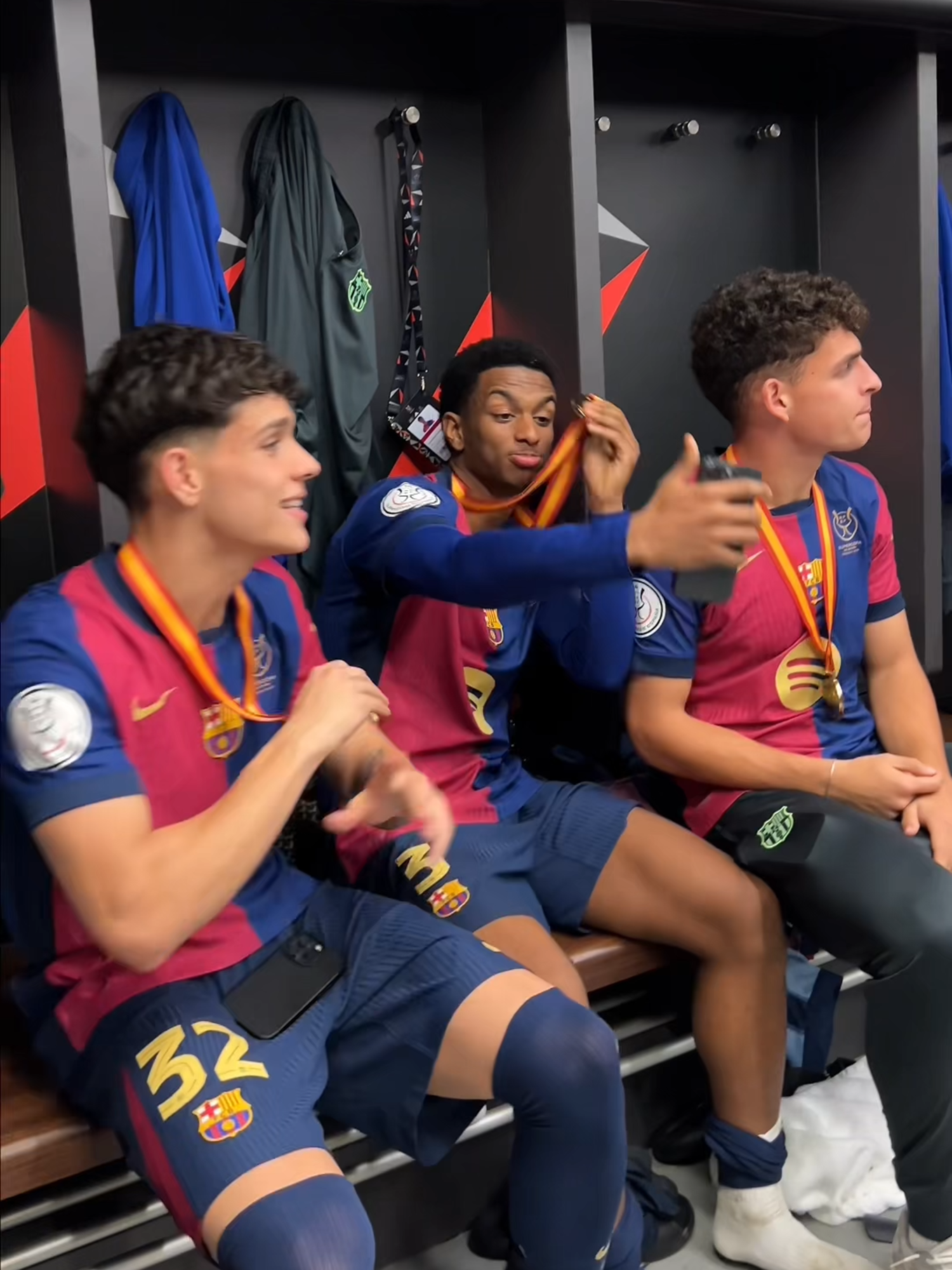 ¿Este, este o este? 🎤🕺 #fcbarcelona #barçaontiktok #barcelona #Supercopa #Balde @alejandrobalde