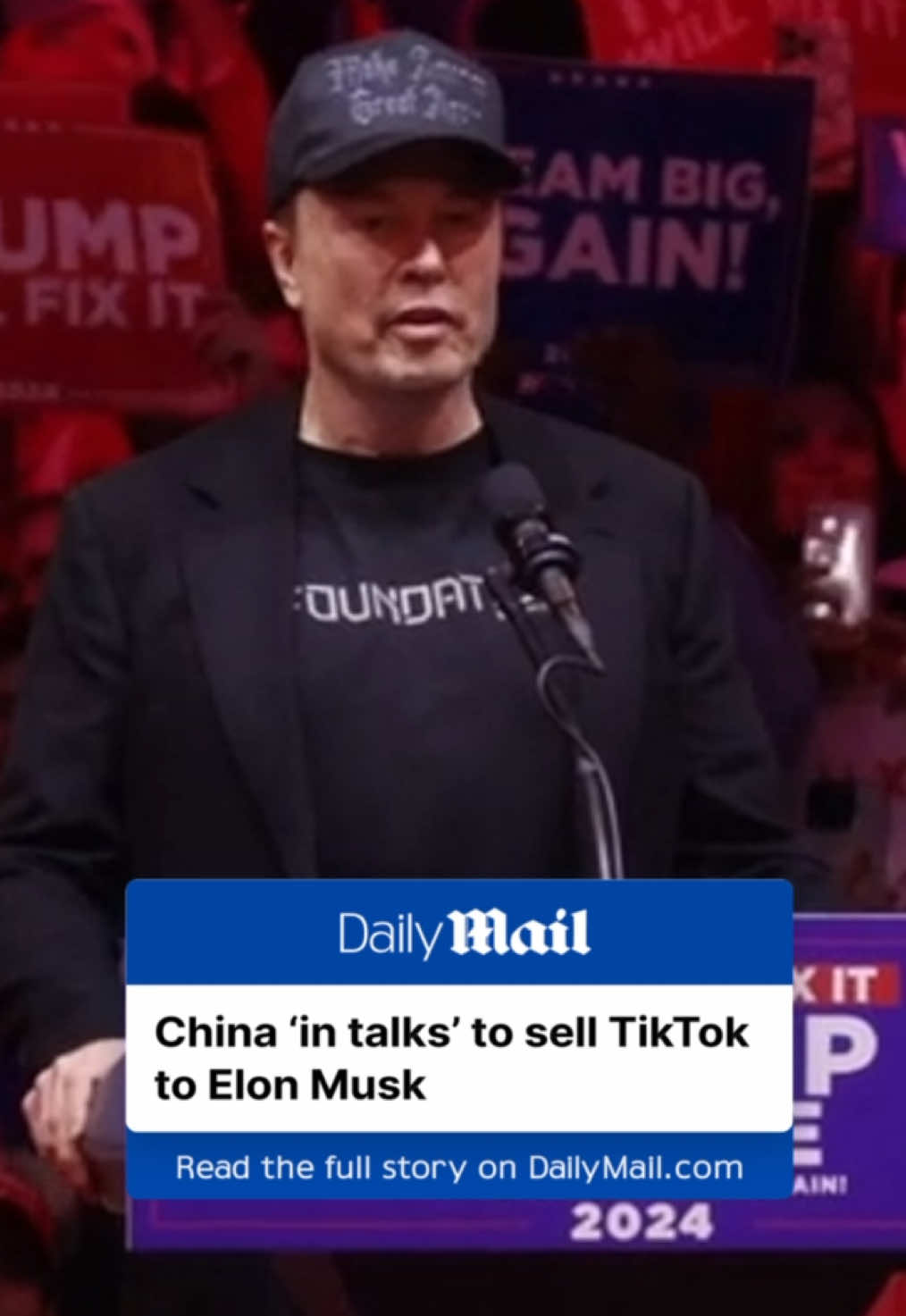 Chinese officials have discussed selling the US operations of TikTok to Elon Musk as the video-sharing app faces being banned in America as soon as Sunday. While Bytedance has repeatedly insisted the app is not for sale, Bloomberg reported Chinese government advisers have floated reaching a compromise with Donald Trump’s incoming administration. One scenario allegedly explored would see Mr Musk’s X, previously Twitter, take over TikTok’s US operations. Read the full story on dailymail.com #tiktok #ban #us #elonmusk #china 