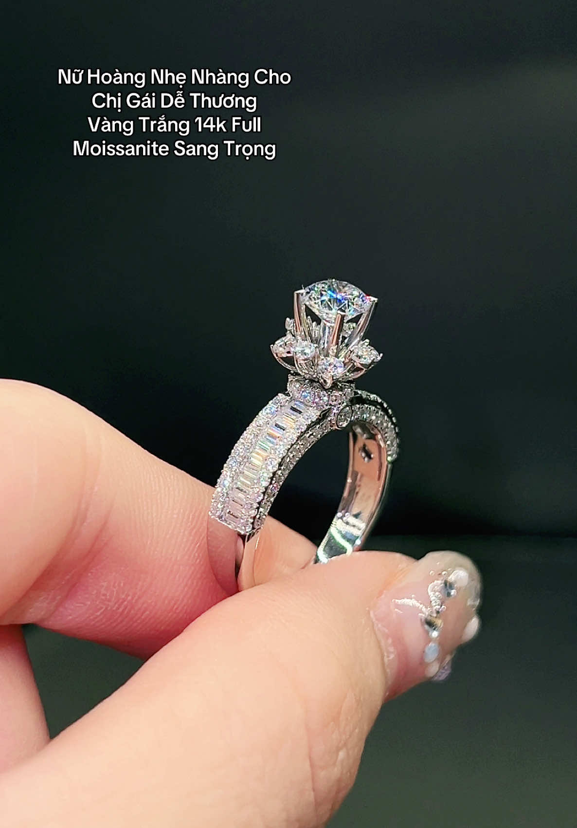 Mẫu nhẫn rất nhiều chị em yêu thích ❤️ #LearnOnTikTok #hatuanjewelry #viral #xuhuong #trending #nhanmoissanite #nhan #nhanketkimcuong #nhannukimcuongdep #nhannuxinh #nhannumoissanite #nhannuvangtrang #nhannuvangtrang 