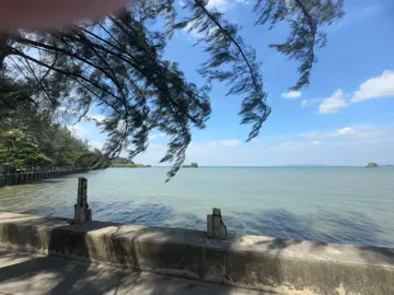 🌅✨ Amazing views on Koh Lanta beach today! The crystal-clear waters and stunning sunsets are simply breathtaking! 🏖️🌴 Can't get enough of this paradise! #KohLanta #BeachVibes #TravelGoals #TropicalParadise #Wanderlust #NatureLovers #SunsetLovers #traveldiaries_177 