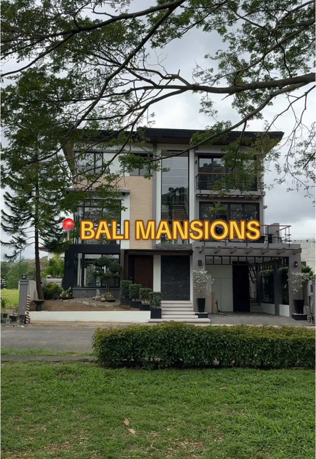 Check out this well designed house in Bali Mansions. This might be the house you’re looking for! #houseforsale #nuvali #southforbes 