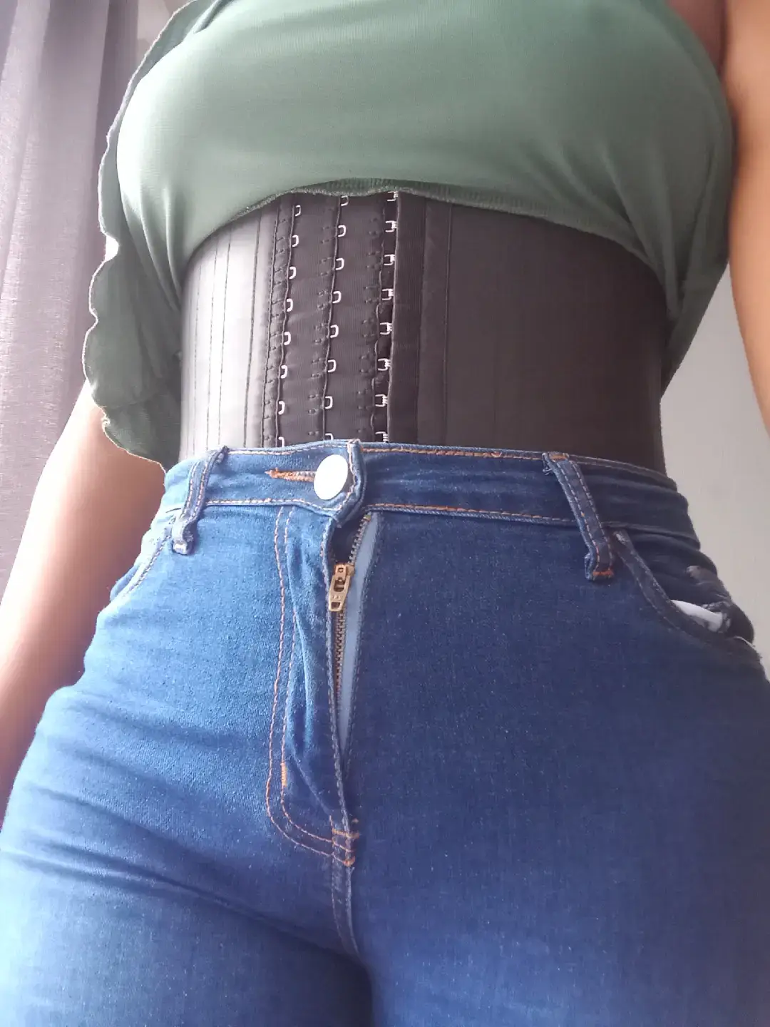Snatch your waist line and get an hourglass shape with my 25 steel bone waist trainer #SmallBusiness#bodypositivity 