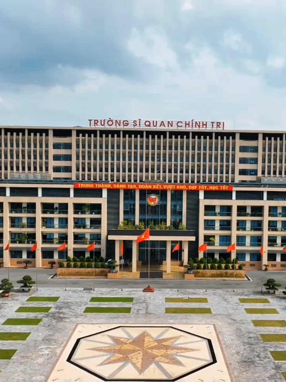 Trường sĩ quan chính trị 