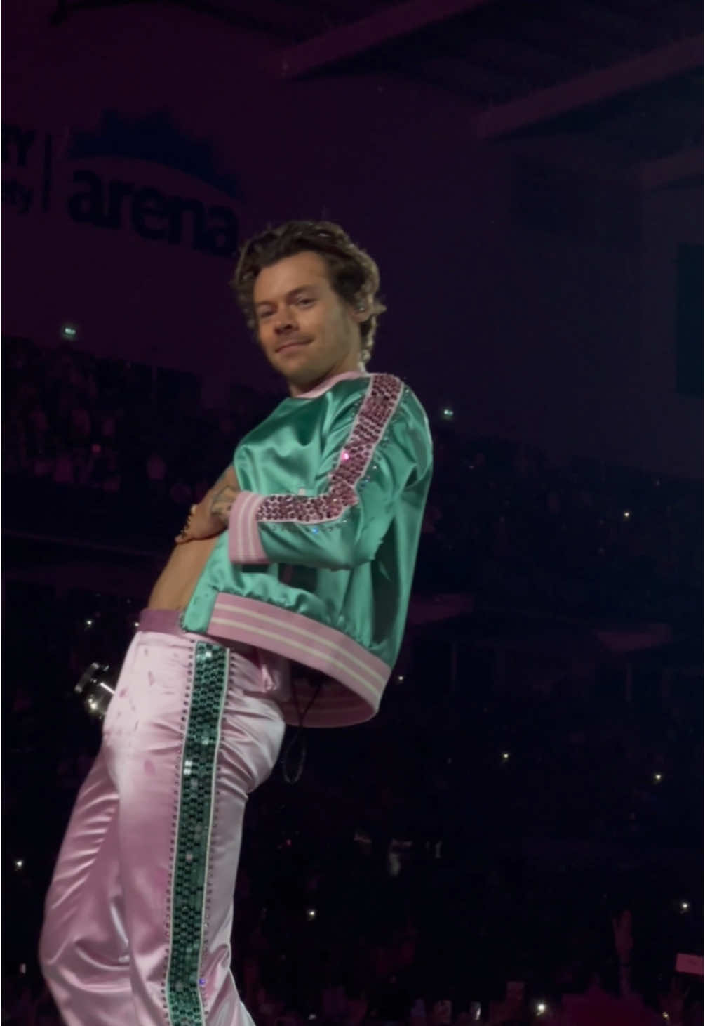 not him rubbing his belly. After watching babygirl, this had to be done #harrystyles #harrystylesedit #harrystylesvids #loveontour #fangirl #hslot #babygirl 