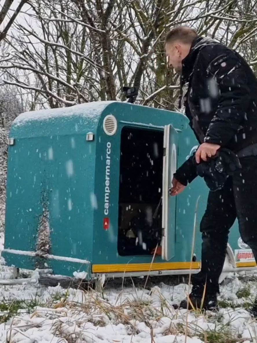 Inside my bike caravan | Roomtour in winter #fahrradwohnwagen  #schnee #winter #cold #ebike #bikecamper #camping #wintercamping #roomtour #tinyhouse 