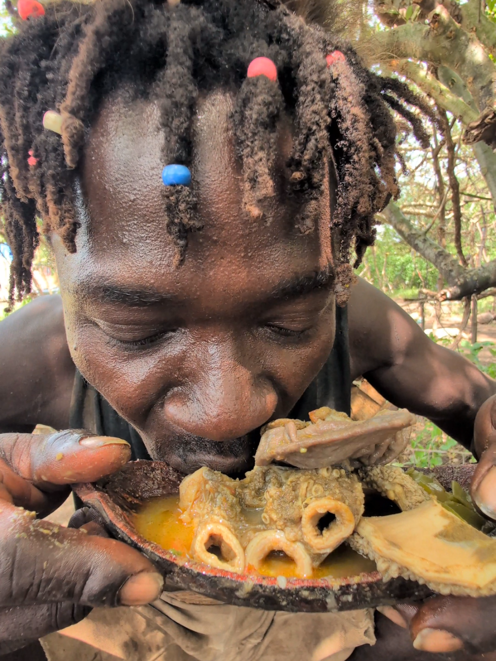 Wow,, it's Fantastic Food 😋😲, very delicious, Hadza hunt's Cookie and Enjoy Eating Favorite Food 😋#tradition #hadzabetribe #Africa 