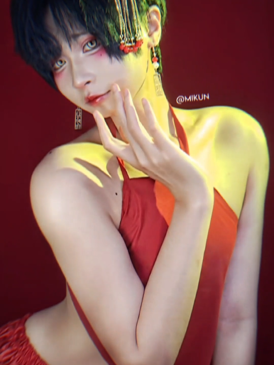 duyệt không?  @MIKUN.COS #mikun #transition #transformation #nonbinary #pov #bride #cosplay #fyp #foryou #manhwa #boylove #manhwaboys #boys #femboy #douyin #douyin抖音 