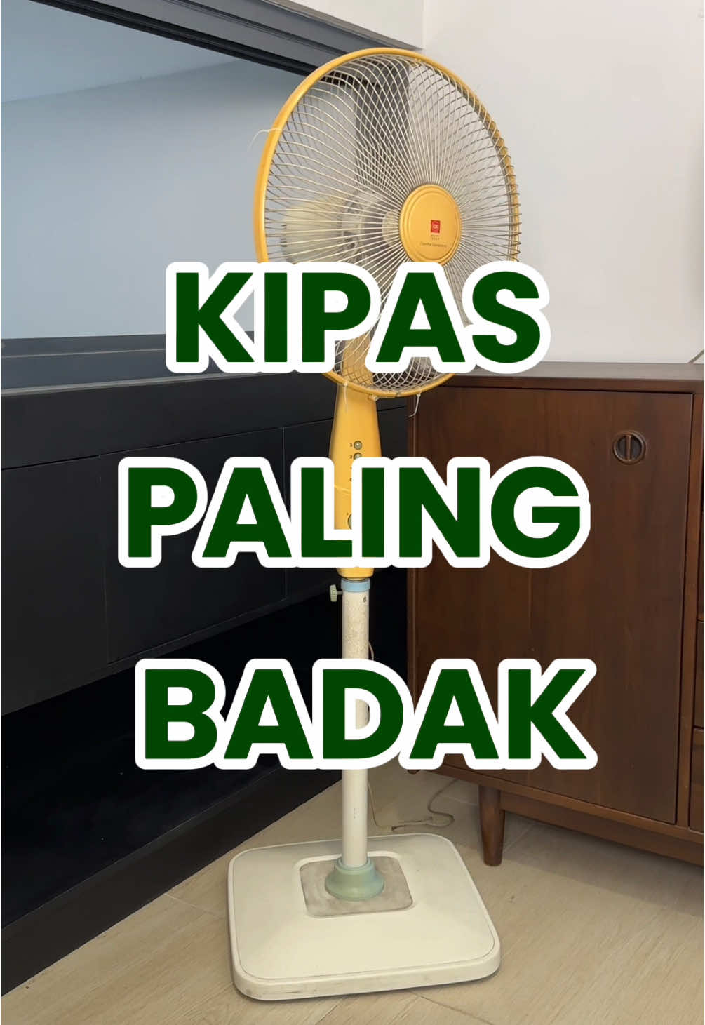 Ini sih the real LEGEND!👏 Baru unboxing yang baru, langsung kebayang masa depan bareng cucu👴🏻👵🏻 #Kipasangin #fan #electricfan #newoldstock #brandnewinbox #bnib #kdk #vitalizethefuturewithair #matsushita