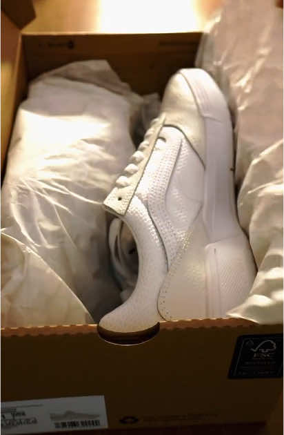 Uffff cuero Blanco #Vanos #zapatos #streetwear #ecuador #moda #viral #tendencias #blancos #vanszahba #tendencias 