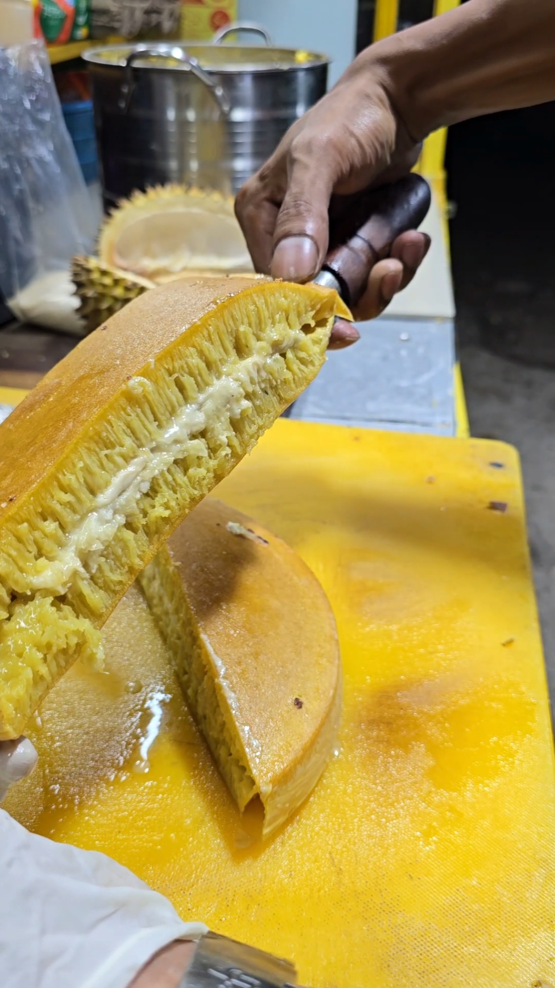 Martabak Durian😁 #martabak_aamoy #martabakaamoy #limbangan #limbangan_garut #martabak_limbangan #bismilahfyp #bismillahfyp #kuliner #kudapanmalam #s24ultra #phone