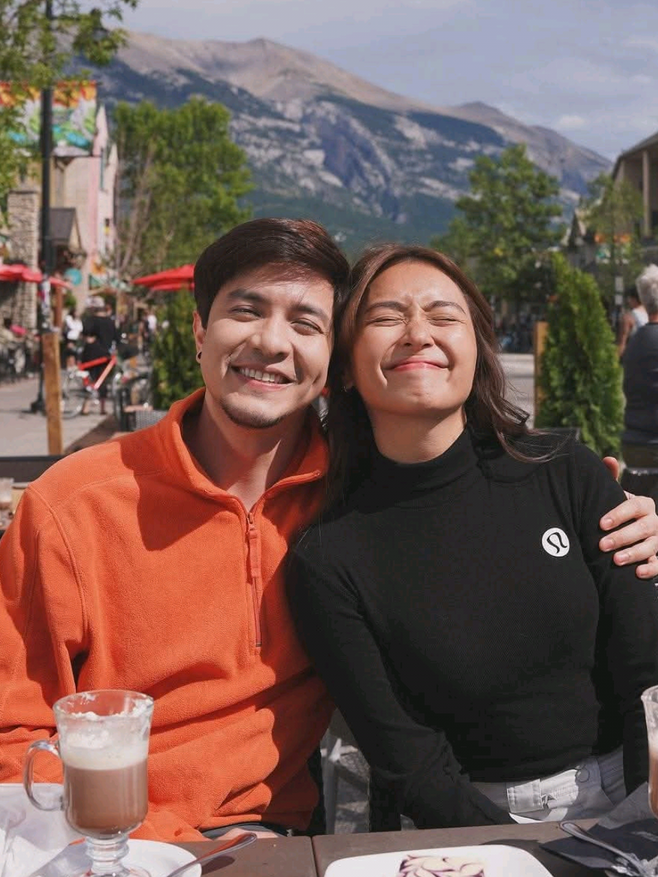 Look for someone that makes you laugh, allows you to be silly and authentic, looks at you in a way that only you know what they're thinking, and speaks to you in a way that makes you feel comfortable sharing yourself ☺️🫶🏻 missing these two besties 🤧😭  #fyp #aldenrichards #kathrynbernardo #helloloveagain #quirky #lauv #newvideo 