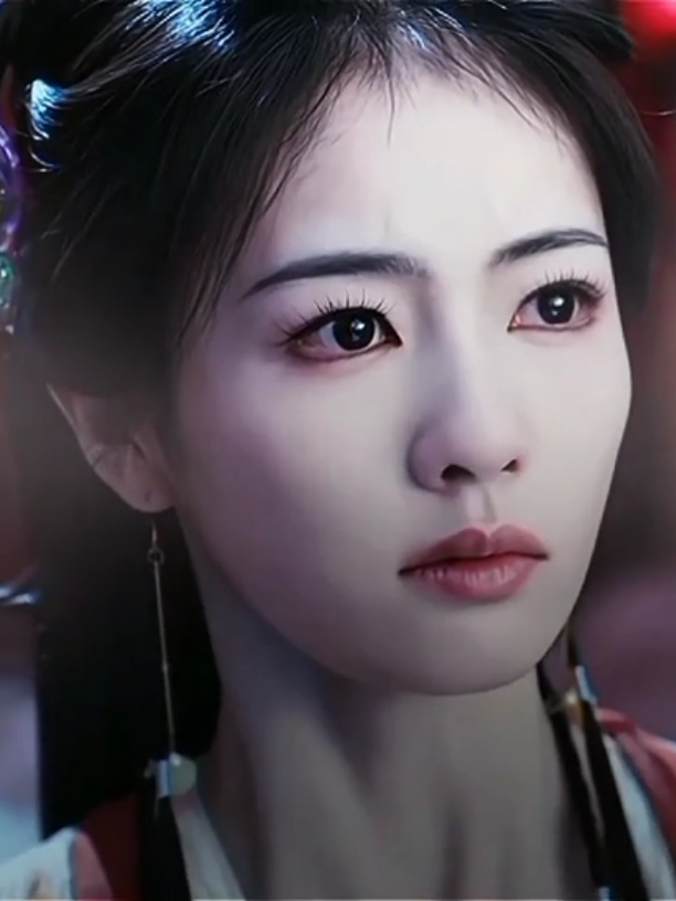 they have fallen in love with each other, the way they protect each other and are afraid of losing each other. huhuhu I'm not ready for angst story tbh. #moonlightmystique #bailu #aoruipeng #baishuo #fanyue #xianxia #chasingthemoon #cdrama #bailu白鹿 #aoruipeng敖瑞鹏 #bachloc #cdramaedit #xyzabc #foryoupage #fypシ 