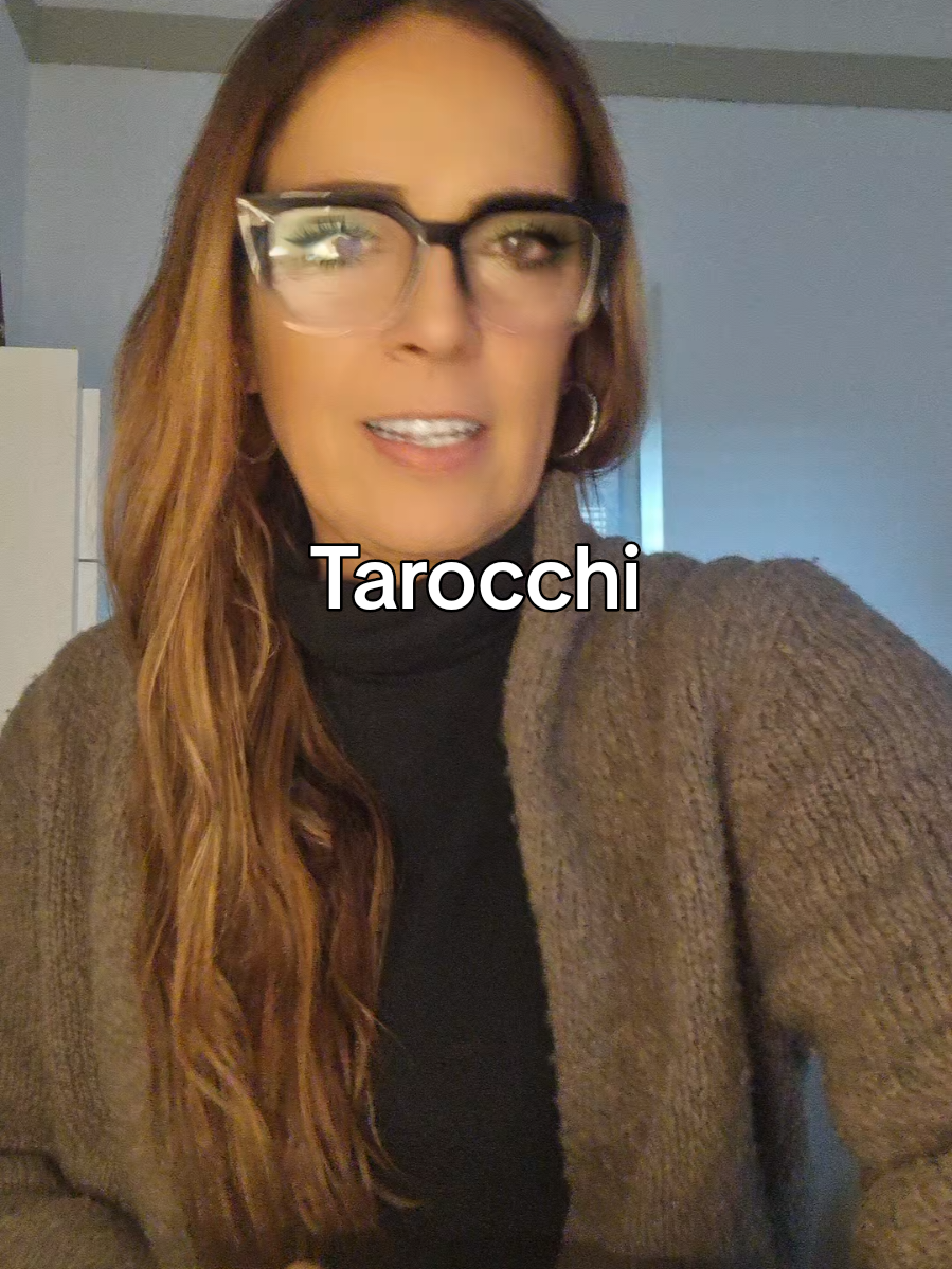 SI O NO? Scrivi nei commenti Carta 1 o Carta 2, dopo le 21 pubblicherò il responso.... Per approfondire contattami in privato 💝  #perte #foryou #foryoupage #tarocchi #tarot #sibille #tarocchiinterattivi #tarotreading #sibilleperte #cartomanzia #karma #interagisci #viral_video 