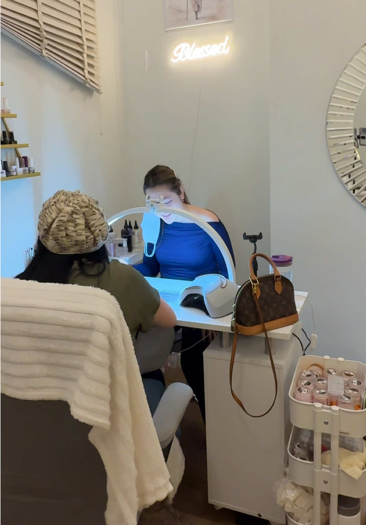 Im based in Fulham y’all! Come hang out😘💕 #londonnailtech #londontiktok #privatenailtech #beauty #beautylondon #lashes #nailsandlashes #relatable 