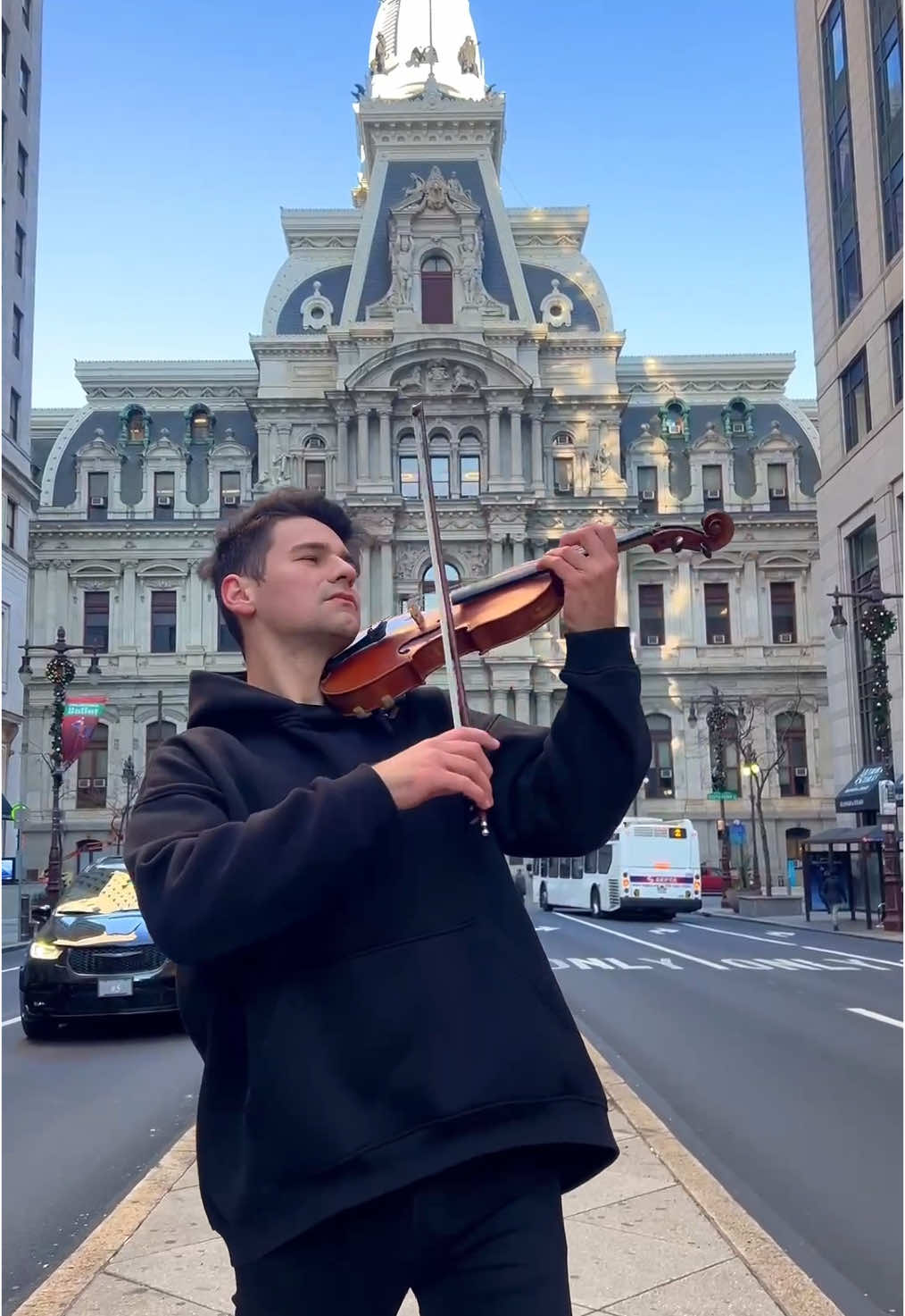 Experience in Philadelphia 🇺🇸 Should I make a full version?  Follow me for more music on my YouTube channel, Apple Music, Spotify, etc. ❤️ #philadelphia #philadelphiacityhall #experience #ludovicoeinaudi 