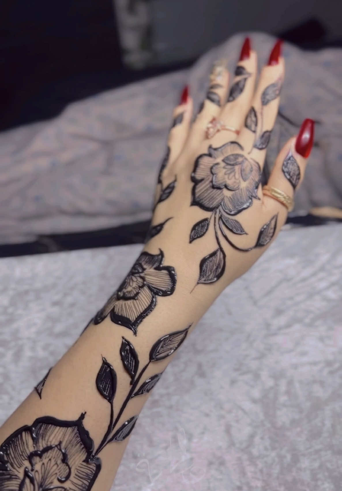 Replying to @💗 Simple Khaleeji Henna Design | Highly Requested Henna Art | #Fatima_hennaartist #creatorinsight #creatorsearchinsight #hennaart #KhaleejiHenna #cilaanfashion #cilaanfashion2024 #hennatutorial #easyhennadesign #learnhenna”