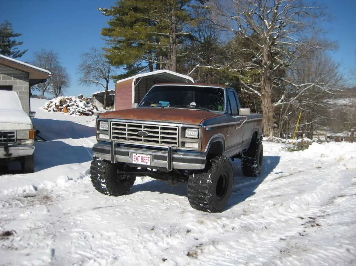 Insta and YouTube in the bio❗️#bubbatruck🌾 #fyp #bullnoseford #38s #1984 #302 #patina #ford #dojamats 