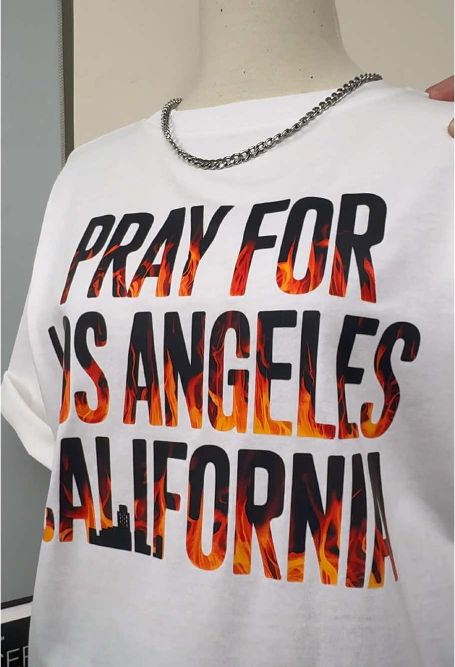 Together, we rise above the flames. 🙏🔥 Let's stand with LA ❤️🌟 #SupportLA #PrayersForCalifornia #UnitedWeRise #TiktokCares #CommunityLove #ViralMessage #StrengthInUnity 