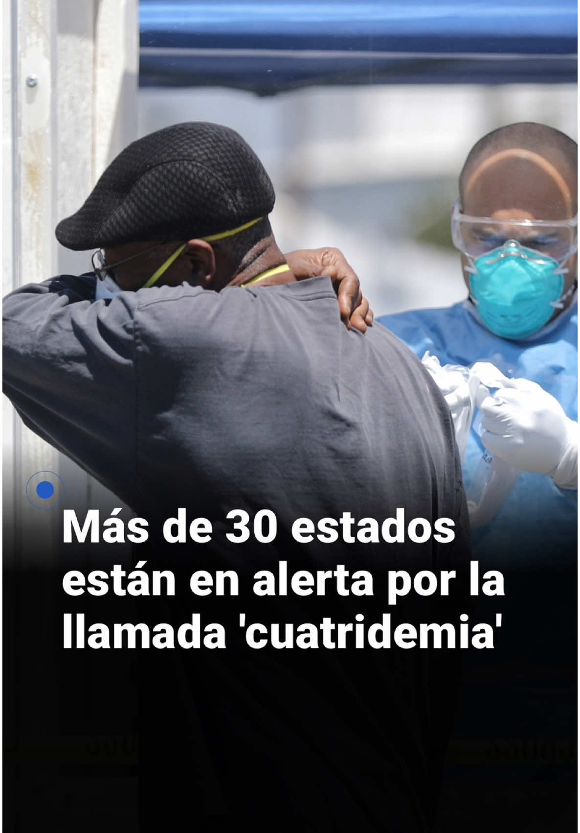 😷 Más de 30 estados están en alerta por la llamada ‘cuatridemia’. La llamada ‘cautridemia’ invernal hace referencia a un aumento en los casos de covid-19, virus sincitial respiratorio, virus estomacales y gripe. Estos casos han generado un incremento en el número de pacientes que llegan a las salas de emergencia. Ya se reportan más de cinco millones de casos y al menos 63,000 hospitalizaciones, de acuerdo con los Centros para el Control y Prevención de Enfermedades (CDC). Te lo cuenta @Lourdes Del Río. 📺 Más del Noticiero Univision a las 6:30pm/5:30C y Edición Nocturna a las 11:30pm/10:30C. #Cuatridemia #RSV #flu #cough #resfriado #gripe #influenza #virussincitialrespiratorio #enfermedad #salud #uninoticias #univisionnoticias