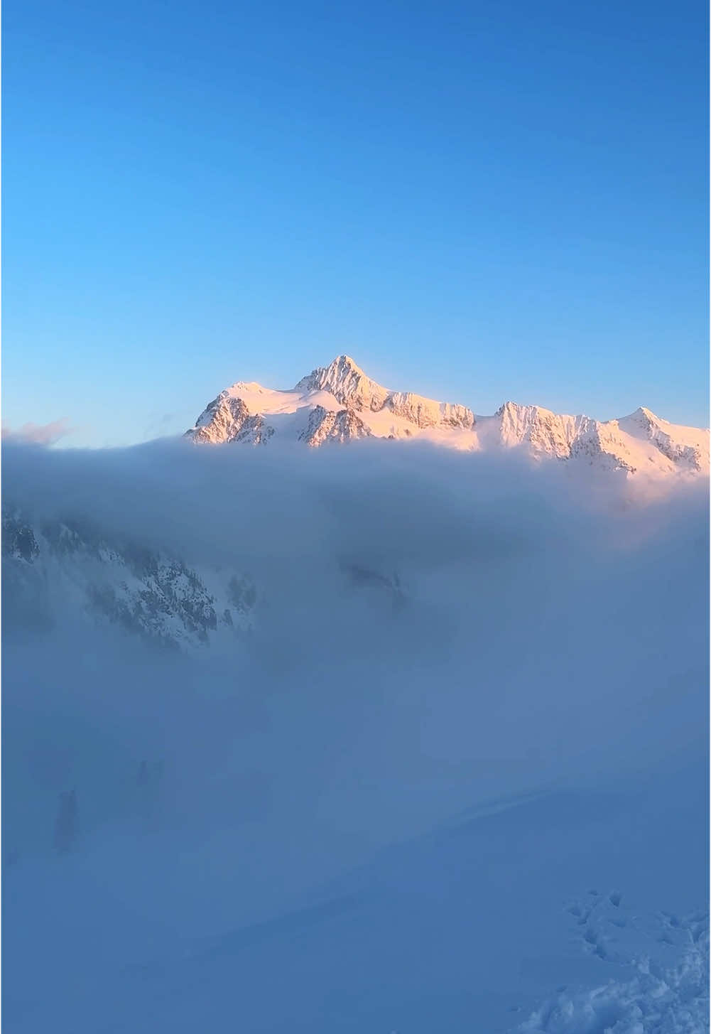 Winter views in Washington ✨ #mountains #natureisbeautiful 