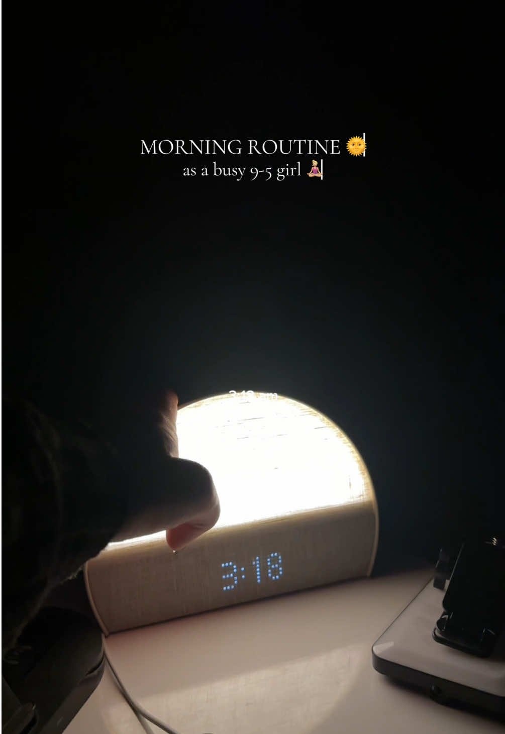 🧘🏼‍♀️🌞🤎 My priority: making the most out of my time outside of work because working in an office from 9-5 can make the days feel like they drag🫶🏼 #Vlog #morningroutine #morningvlog #earlymorning #timestamps #morninginmylife #diml 