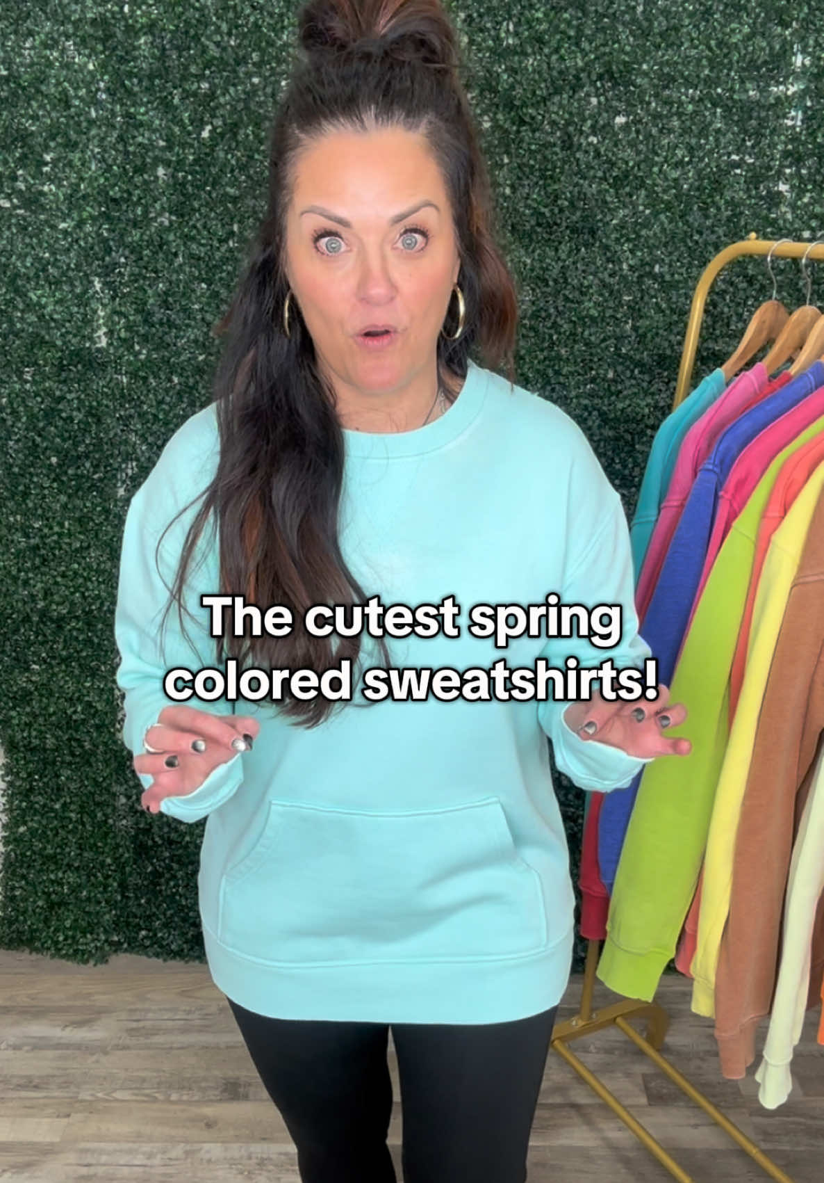 Nothing screams spring like a wardrobe refresh #sweatshirt #sweatshirts #TikTokShop #crewneck #bestseller #restock #tiktokfinds #tiktokmademebuyit #comfyclothes #springfashion #crewnecks 