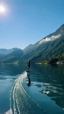 #haloepower #efoil #waydoo_efoil #surf #norway #hydrofoil #sport #flyingboard 
