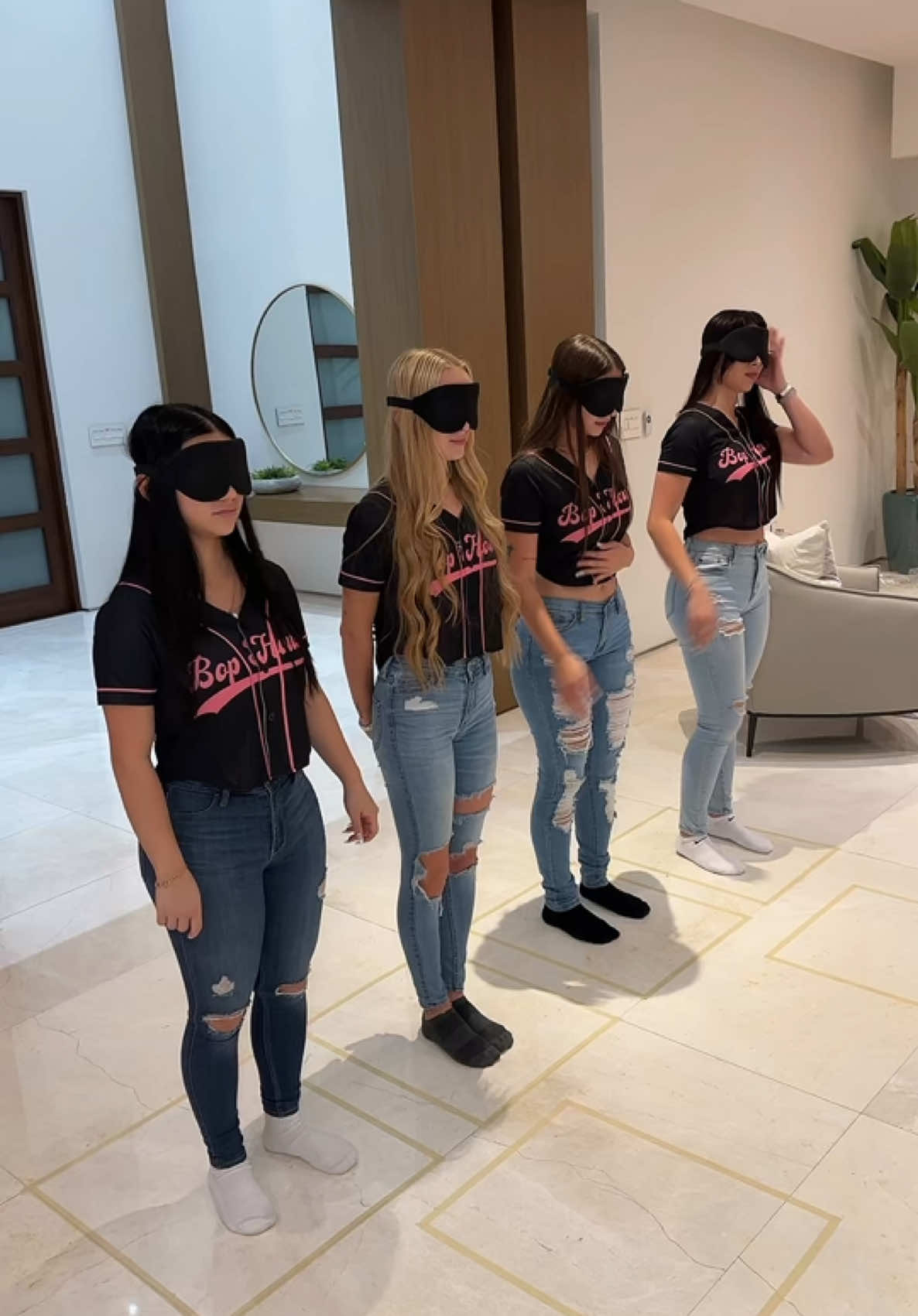 we pranked @julia❣️ 😭😭 @Sophie Rain @Aishah Sofey @Joyy.mei 