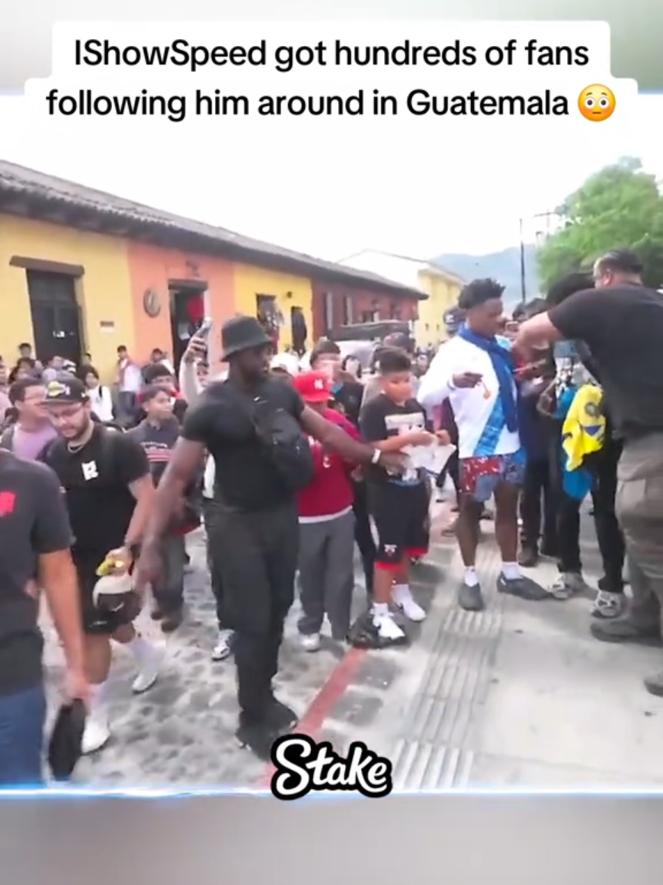 IShowSpeed got hundreds of fans following him around in Guatemala 😳 #ishowspeed #fyp 