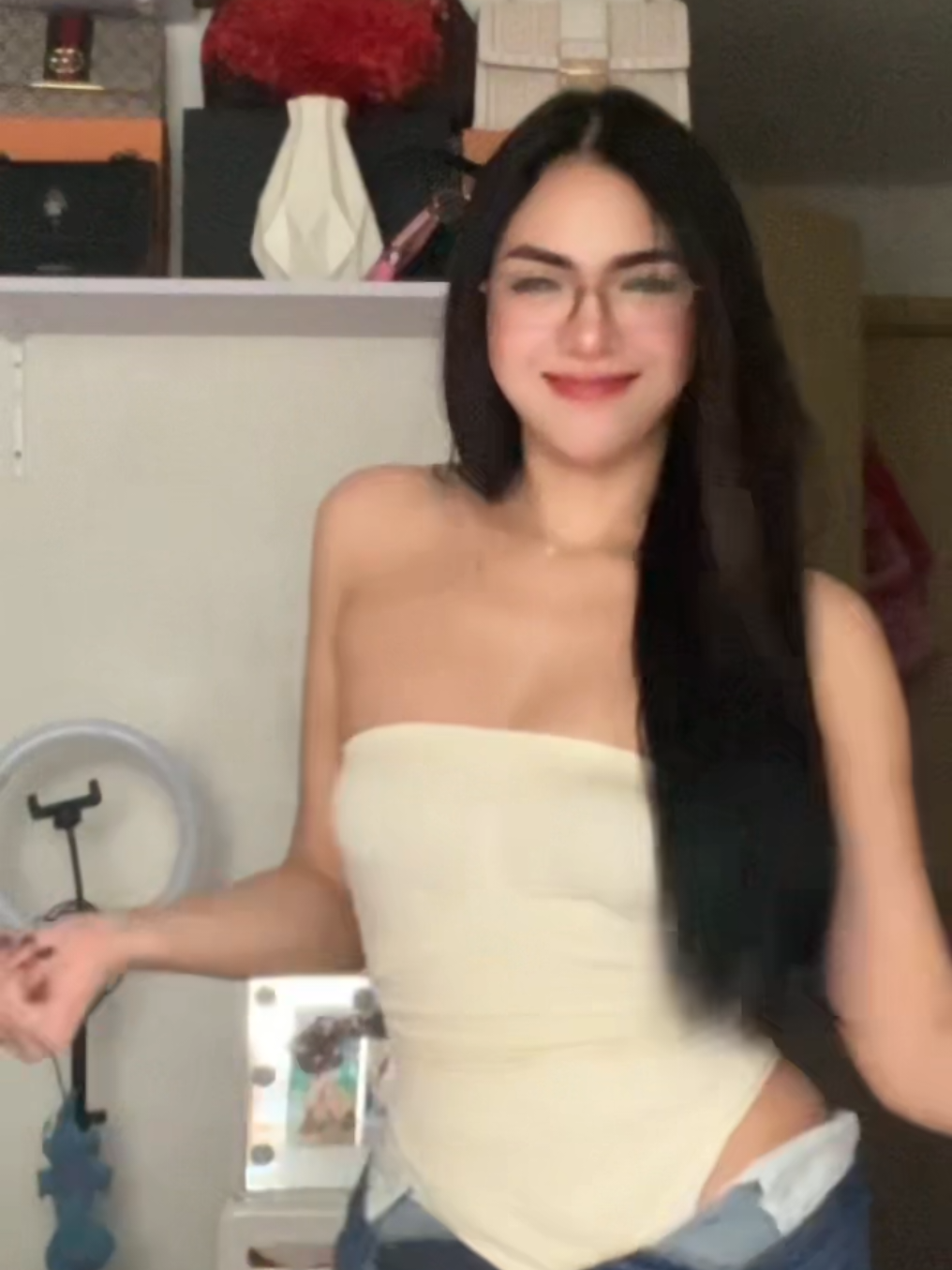 #pinay iraloiskv #sexy #fyp #tiktok #challenge #dance #viral #trending  Credits to the owners pls follow them Like, follow and share Please follow community guidelines when posting comments. 🥰 #fakebody 