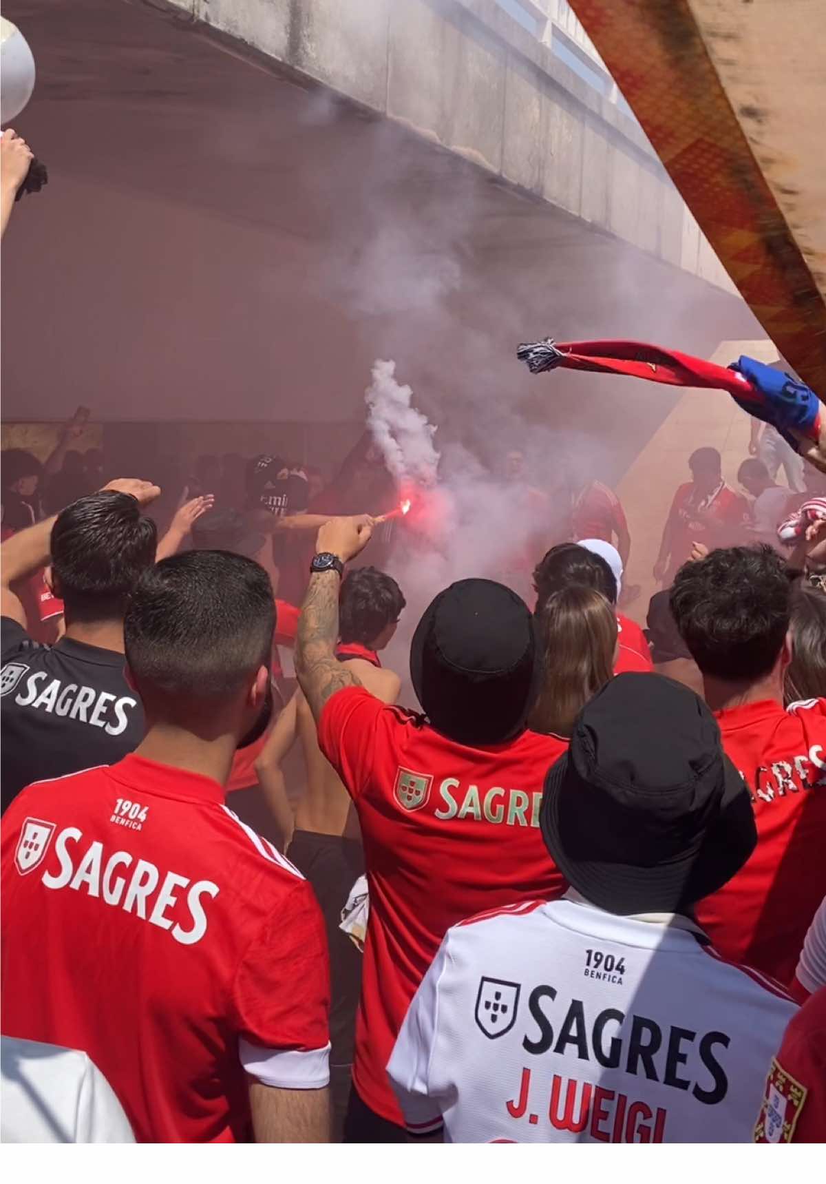 DIA DE SPORT LISBOA E BENFICA🦅 #todoscontam🦅 #benfica #slb #slbenfica #foryou #foruoupage #sportlisboaebenfica #viral #viraltiktok #viralvideos 