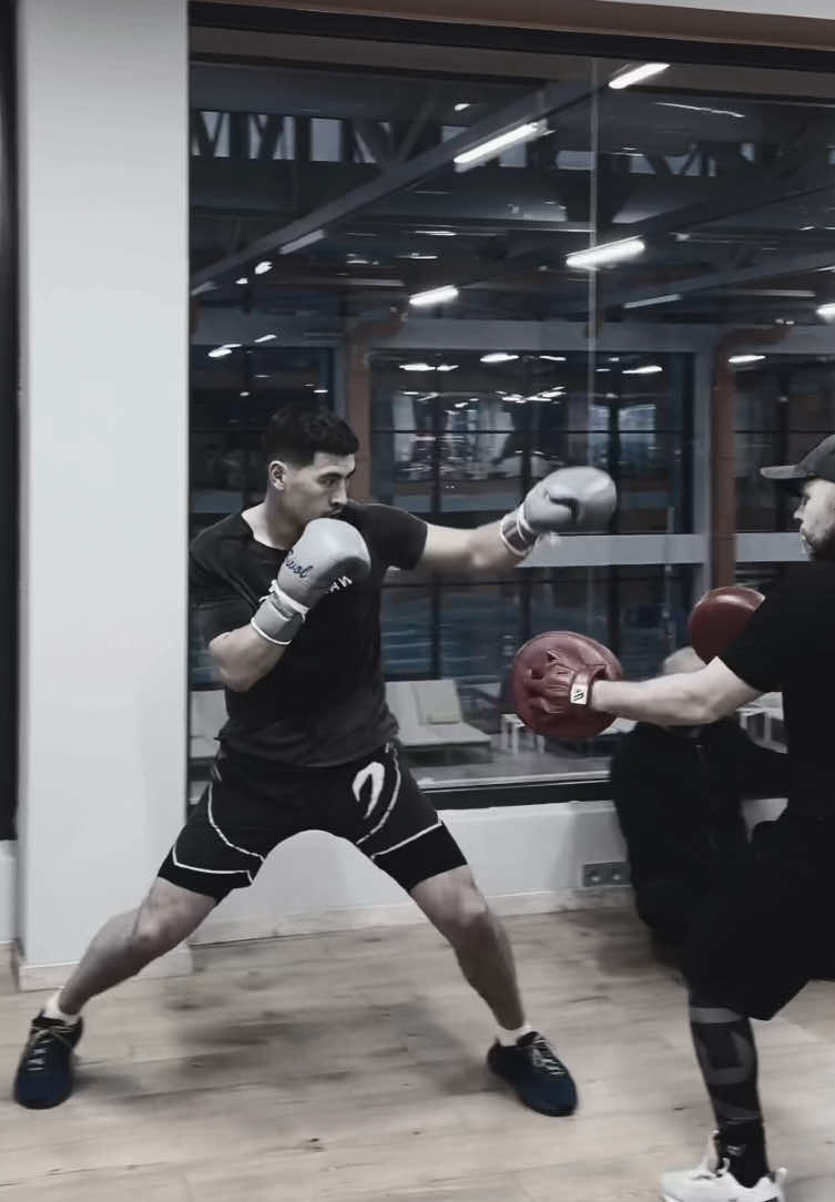 bang bang 💥🥊🏆🔜👑 #boxing🥊 #bivol #krygyzstan #viral_video #asmr #dazn #soviet 