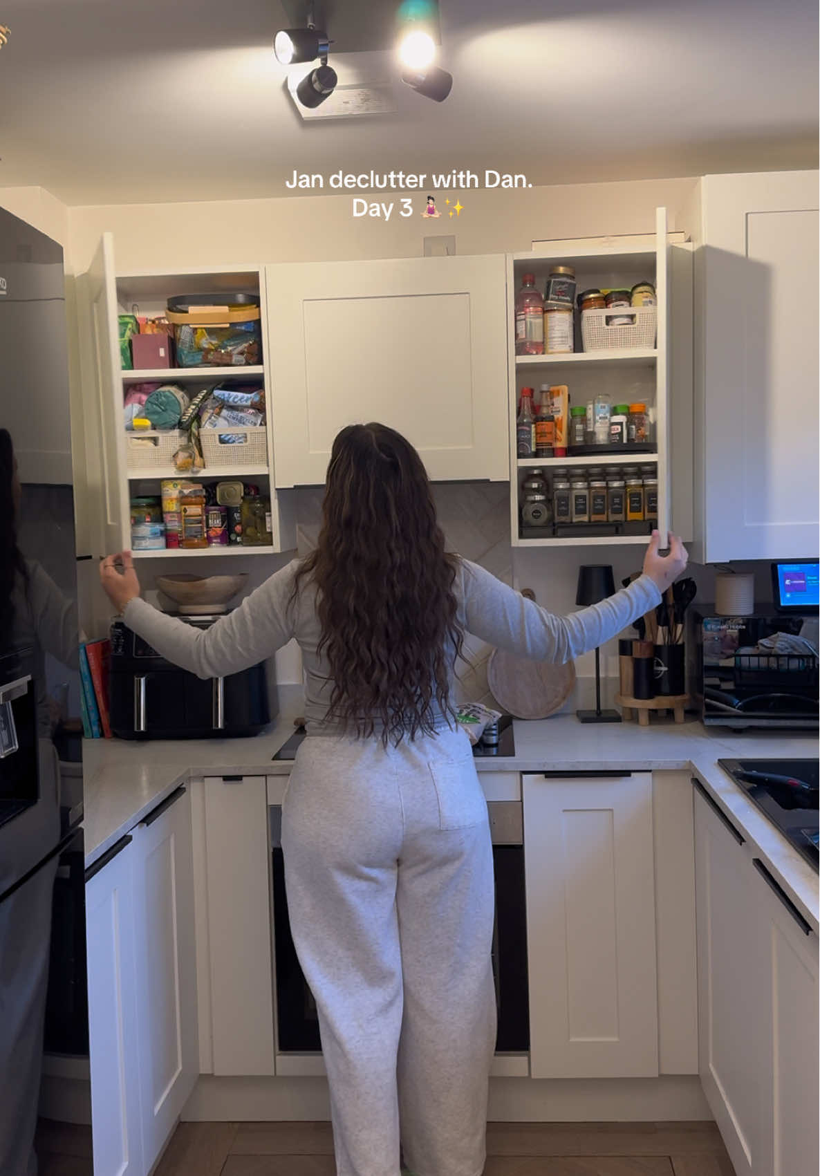 Day 3 of the Jan declutter is my food cupboards 🧘🏻‍♀️✨ #declutter #CleanTok 