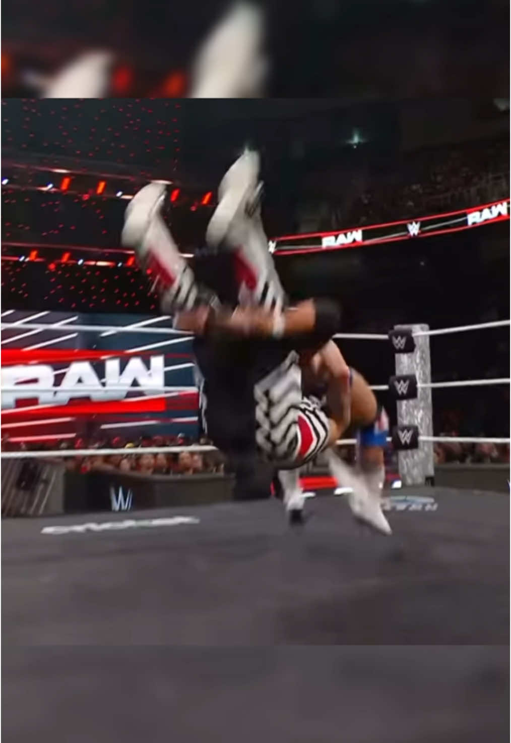 Penta WWE Debut - Canadian Destroyer to Chad Gable #WWE #wweraw #wwerawonnetflix #wweple #wwe2025 