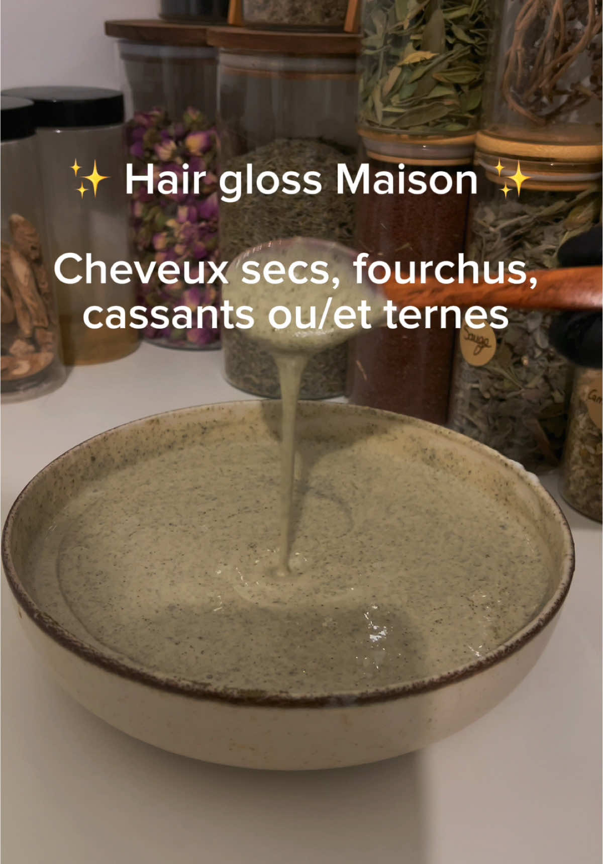 🍂 As salam aaleykoum 🍂 🌼 Dans cette vidéo, je vous montre comment réaliser un hair gloss nourrissant qui revitalise vos cheveux en profondeur. Ce soin hydrate, renforce et adoucit les cheveux, tout en leur apportant brillance et douceur. Parfait pour restaurer la vitalité des cheveux secs, abîmés ou fins. Suivez les étapes pour des cheveux sains et éclatants ! #MédecineProphétique #RemèdeNaturel #BienÊtre #fyp #f #foryoupage❤️❤️ #RemèdeIslamique #pourtoii #pourtoiiiiiiiiiiii #RemèdesNaturels #foryoupagе #MédecineNaturelle #islamic_media💯🙏🕋 #SoinNaturel #hairgloss #cheveuxsec 