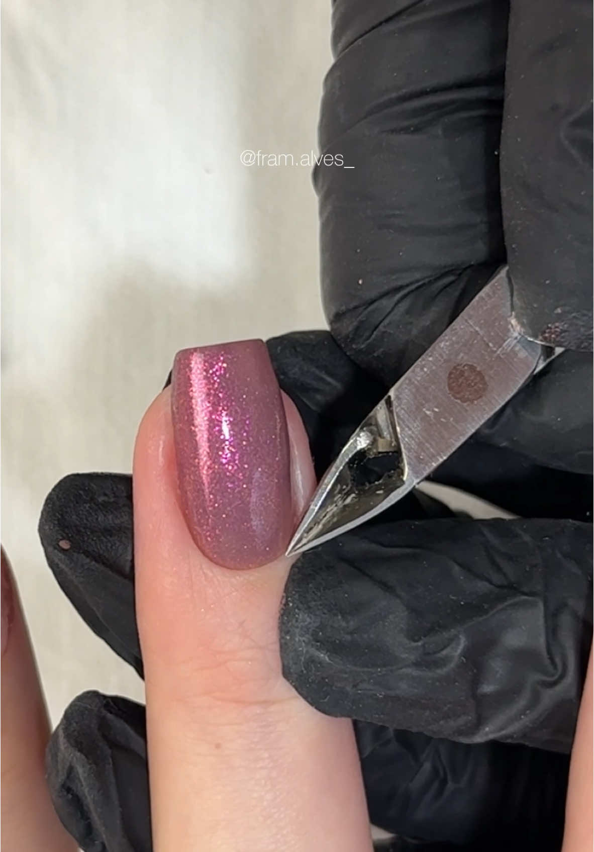Esmaltes utilizados: “N.ude 5.0” (Colorama) “Joga pro universo” (Risque) 🤤 #asmr #nails #fyp 