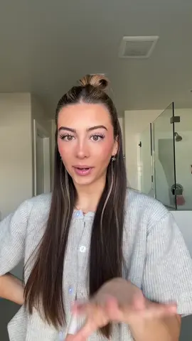 it reminds me SO much of her old bathroom!! 