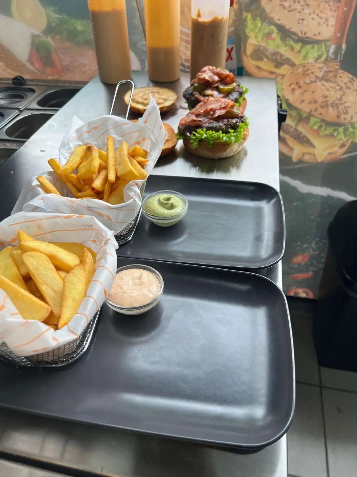 Die besten Burgersorten 🔥🔥🔥#food_story_solingen👅🔥 #المانيا🇩🇪 #solingen #سوريا🇸🇾 #tik_tok #Cronenbergerstr 