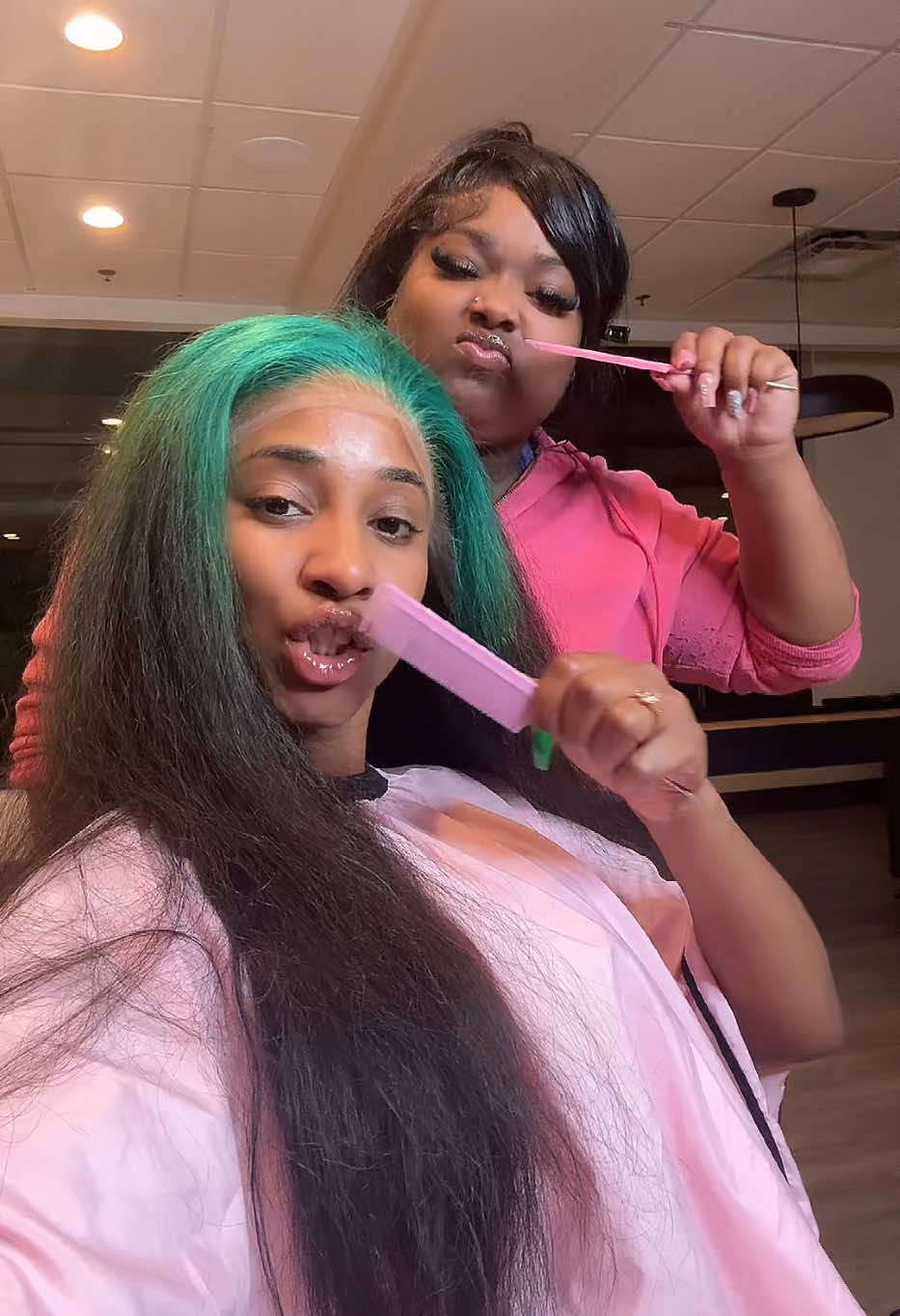 @Jay🦋 on the hair 🤪💚