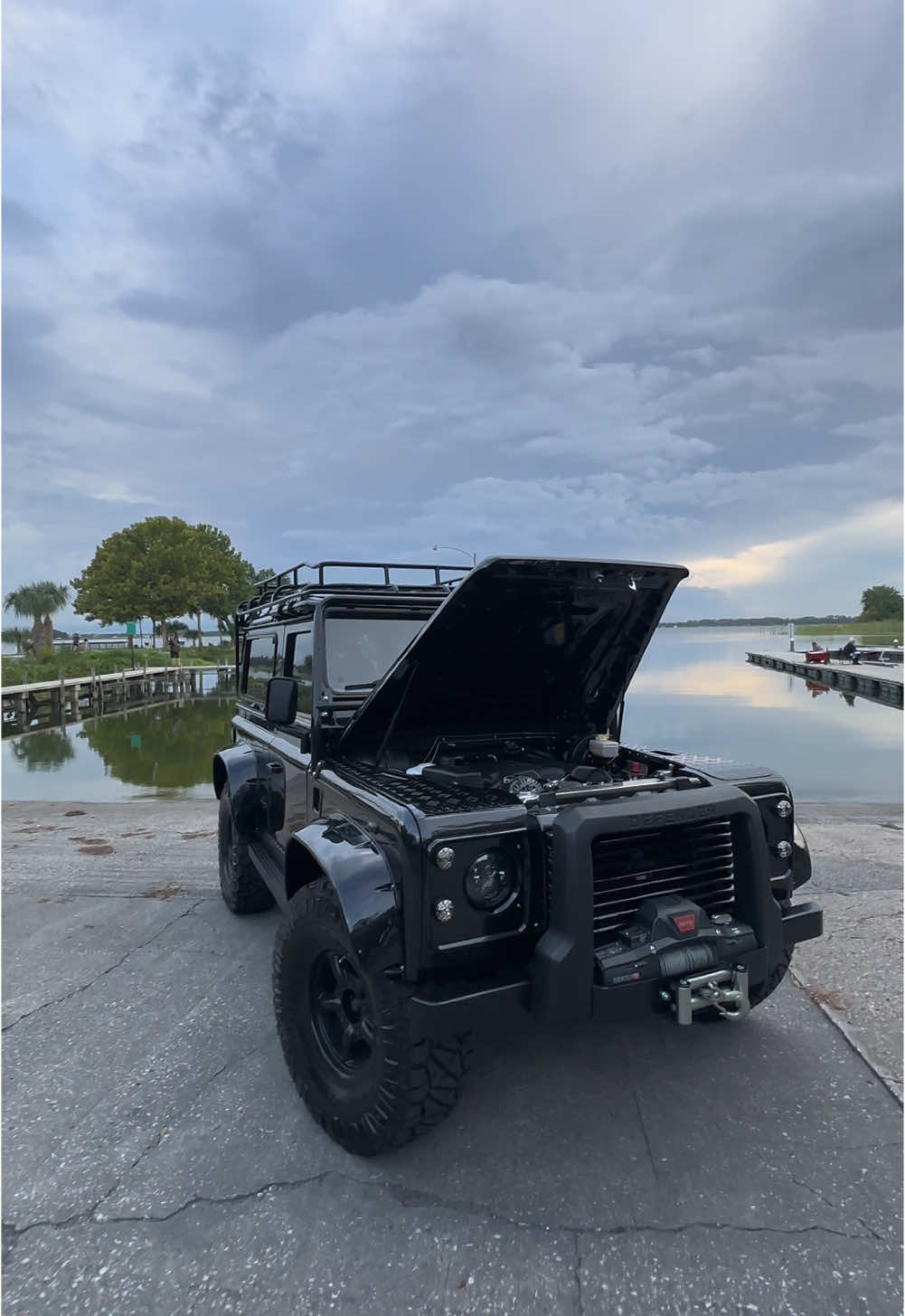 Santorini Black Defender 90 with a V8, yes or no? 🤔 #landrover #customcar #dreamcar #fyp #defender90