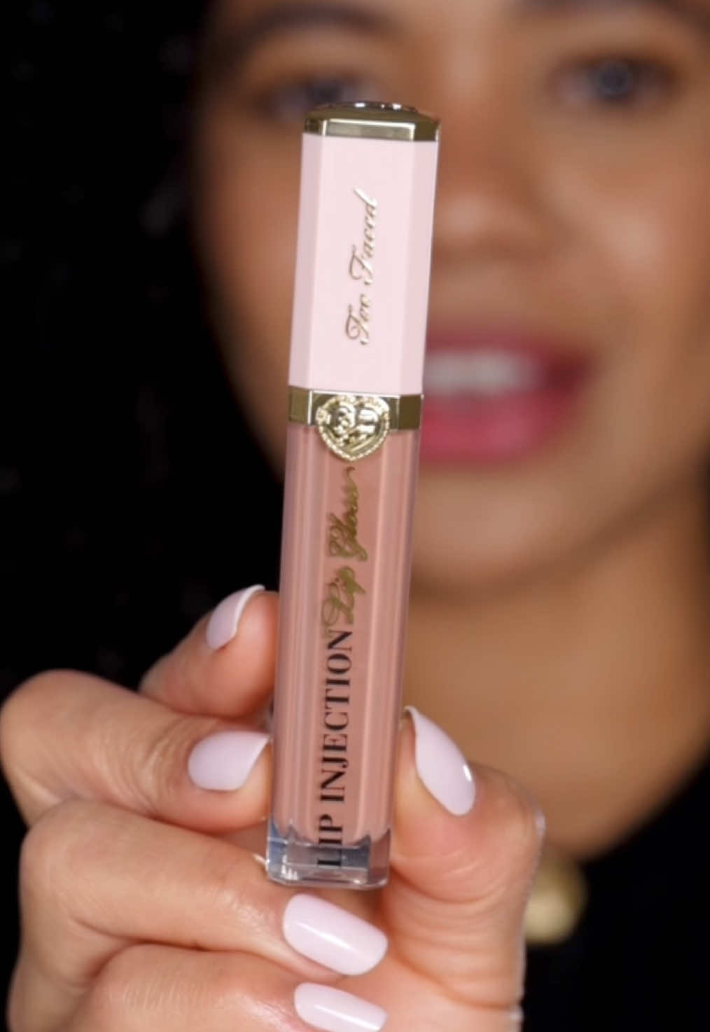 Did you see the difference?  Product used: ✨ TOO FACED Lip Injection Power Plumping Hydrating Lip Gloss in Soulmate @Too Faced 