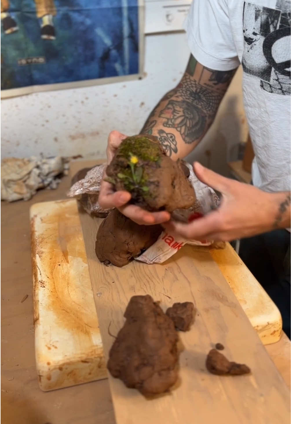 wild clay saga continues  #pottery #asmr 