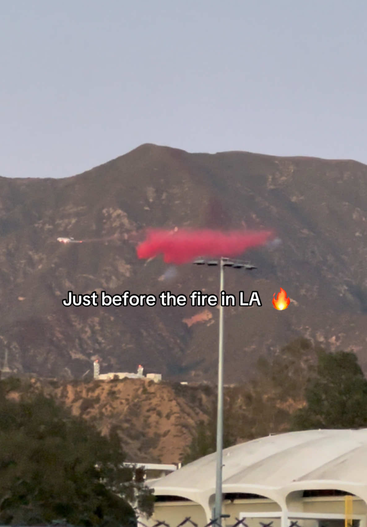 Just before the fire ✈️🔥  . . . . . . . . . . . . #LosAngelesFires #CaliforniaWildfires #PrayForLA #LAWeather #ClimateCrisis #StaySafeLA #FireSeason #EmergencyAlert #WildfireUpdates #helpcalifornia 
